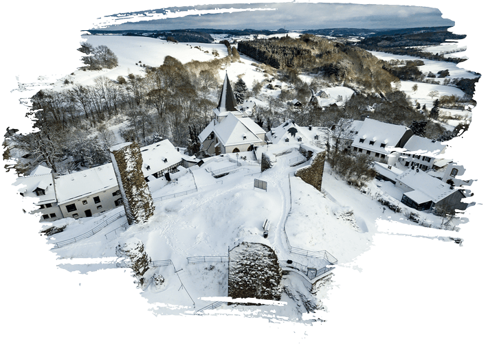 Die Zehntscheune und das Nordtor Kronenburg bieten regionale Küche, edle Destillate und ein charmantes Ambiente im historischen Kronenburg.